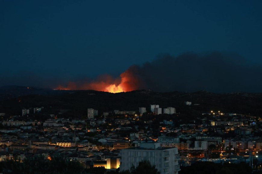 Incendie majeur à Martigues : un feu de forêt mobilise plus de 800 pompiers